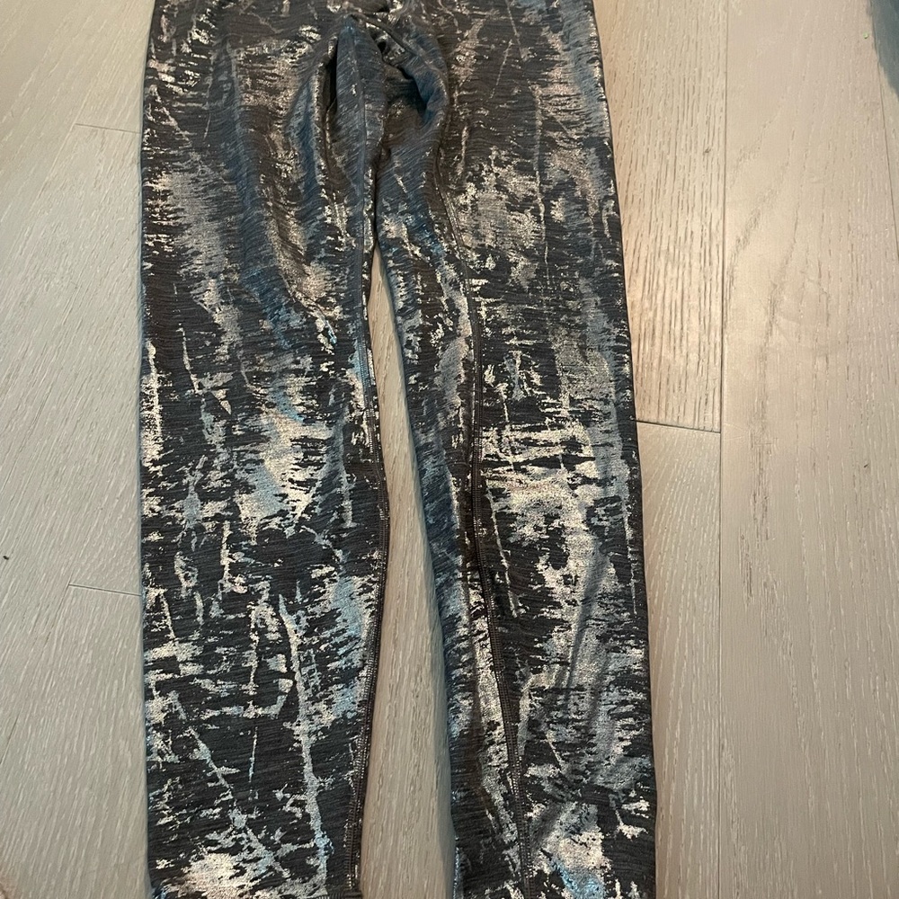 Super fun gray Lululemon leggings